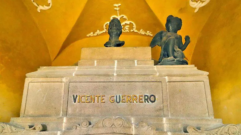 Panteón San Fernando, el museo que guarda la historia de México [Fotorreportaje]